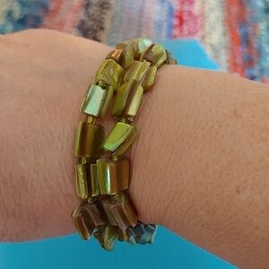 Handmade Set Of 2  Green Shell Stretch Bracelets